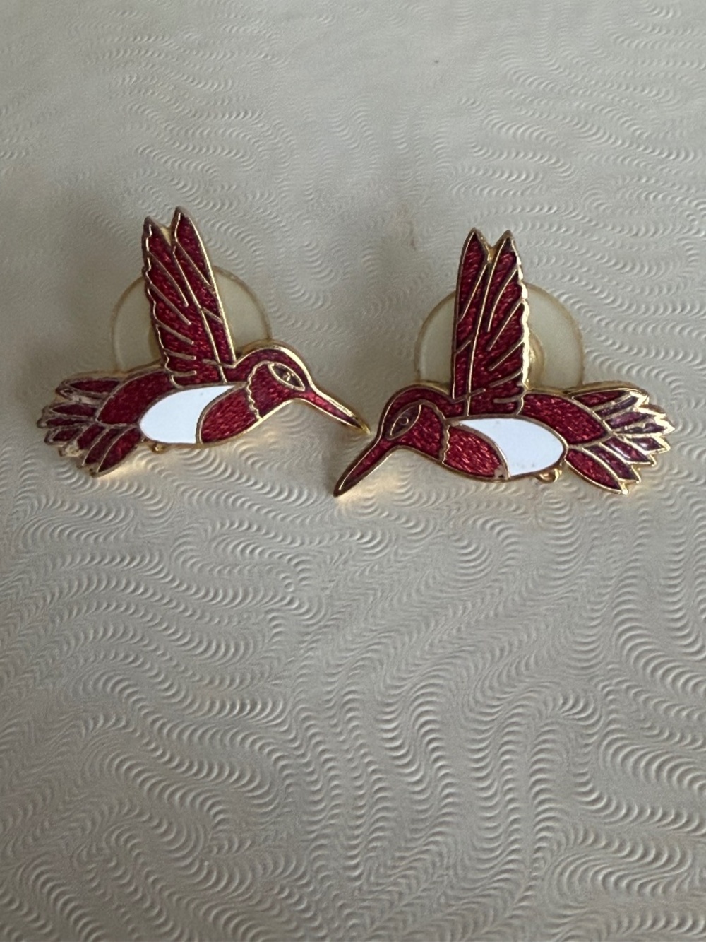 Vintage Red & White Enamel Hummingbird Stud Earrings Gold Tone